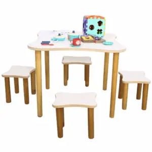 Mesinha E Banquinhos Infantis Para Atividades Cor Branco - 4 banquinhos